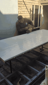 حداد متجول بغداد حي الجهاد والمناطق المجاورة تصليح جميع الابواب والشبابيك القديمة  وتفصيل جميع الابواب والشبابيك الجديدة قمريات كيربي وغرف سندويش بنل وعمل قواطع بلايود خشب وقواطع بلاستك مزجج شفاف ابيض عمل ميز مبردة وقفص مكيف تصليح جرابي غرف نوم التركي متوفر وات ساب وماسنجر ابو ياسر الحداد ***********
