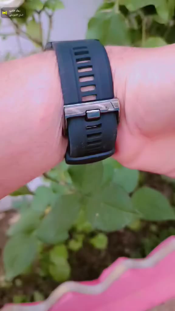 ساعة Garmin Fenix 3 Sapphire هي ساعة رياضية متقدمة ومتعددة الاستخدامات مزودة بنظام تحديد المواقع العالمي (GPS) مصممة خصيصاً لعشاق المغامرات الخارجية والرياضيين. يتميز طراز Sapphire بعدسة كريستال ياقوتي شديدة المتانة ومقاومة للخدش..
الميزات والمواصفات

تصميم متين: تتميز بهيكل مقوى من الألياف الزجاجية وإطار وأزرار من الفولاذ المقاوم للصدأ المطلي بتقنية PVD لمزيد من المتانة.

عدسة الياقوت: تحتوي على عدسة ياقوتية مقببة عالية القوة ومقاومة للغاية للخدوش، مما يجعلها مثالية للاستخدام في الظروف القاسية.

نظام تحديد المواقع (GPS) و GLONASS: تتضمن هوائي EXO™ متعدد الاتجاهات من الفولاذ المقاوم للصدأ يدعم كلاً من GPS و GLONASS لتوفير تتبع موقع دقيق وموثوق به في مختلف البيئات.

مقاومة للماء: مصنفة لمقاومة الماء حتى عمق 100 متر، مما يجعلها مناسبة للسباحة والأنشطة المائية الأخرى.

عمر البطارية: توفر عمر بطارية طويل يصل إلى 20 ساعة في وضع GPS، وما يصل إلى 6 أسابيع في وضع الساعة العادي (يختلف بناءً على الإعدادات والميزات المستخدمة).

شاشة Chroma ملونة: شاشة ملونة عالية الدقة مقاس 1.2 بوصة يمكن رؤيتها بوضوح في ضوء الشمس المباشر، مع إضاءة خلفية LED.

ميزات رياضية شاملة: تدعم مجموعة واسعة من الرياضات، بما في ذلك الجري وركوب الدراجات والسباحة والمشي لمسافات طويلة والتزلج والتجديف وغيرها الكثير.

ملاحة خارجية: تتيح لك إنشاء المسارات وتتبعها، وحفظ ما يصل إلى 1000 موقع للانتقال إليها، بالإضافة إلى وجود مقياس ارتفاع (altimeter) وبارومتر (barometer) وبوصلة إلكترونية.

اتصال ذكي: تدعم الاتصال اللاسلكي عبر Wi-Fi و Bluetooth، مما يتيح مزامنة البيانات تلقائياً مع Garmin Connect وتلقي الإشعارات الذكية من هاتفك. 

نظافته 99 لوك مع الشاحنه
السعر 125 مع التوصيل قطره 51 بطاريه كلش راقي


**إذا كنت صاحب هذا الإعلان وتريد حذفه لأي سبب، رجاءا أرسل رسالة إلى الدعم الفني**