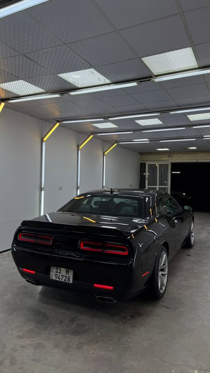 السلام عليكم 
جالنجر  Sxt 
موديل 2018 
ماشية 135 كيلو 
حادث جاملغات امامية 
السيارة فول عده الفتحه 
السعر 160 وبيه مجال 
***********
