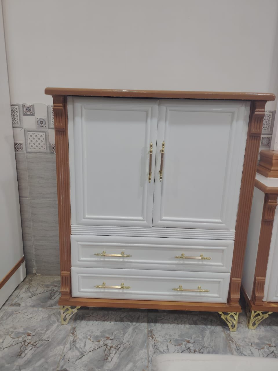 بسم الله.. اللهم صل وسلم على نبينا محمد وال محمد 
             (  معرض الهاشمي للأثاث العراقي)) 
                      #نقد_واقساط
اليوم اكتمل عدنا موديل #الجوهرة
 متكونه من؛
💥كنتور ٦ أبواب طابقين طول الكنتور ٣.٥٠سم
ارتفاع الكنتور ٢.٥٠ سم
💥زاوية بأرتفاع الكنتور
💥ميز مرايه
💥جزامة
💥جربايه مع كومديات عدد ٢
💥الصبغ الأبيض بصاجي حراري من الدرجه الاولى
...
تفاصيل الغرفة.. داخل صاج طبيعي ١٠٠٪
خارج الغرفة ndf من الدرجه الثقيل
ظهر الكنتور شد براغي جرجوبه
....
💥 كل هذا العرض بمليونين و ٧٠٠ الف فقط
........
💫 #توصيل لجميع محافظات العراق


**إذا كنت صاحب هذا الإعلان وتريد حذفه لأي سبب، رجاءا أرسل رسالة إلى الدعم الفني**