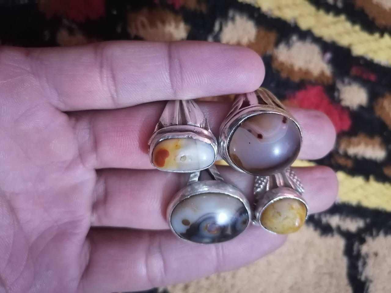 يماني مصور ب٤٠ وسبحة حديد صيني ب١٥ وسليماني رصاصي قديم ب٦٥ كلهن محابس راقيات  *********** واتس اب مراسلة الصفحة عل خاص  باقي التفاصيل
