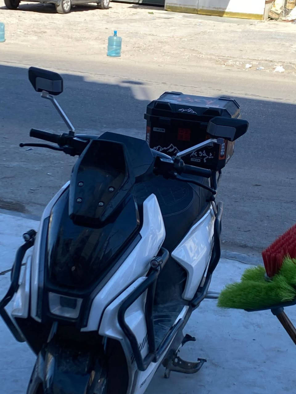 السلام عليكم دراجه بينبو فول مواصفات مدرع ملف 3500 6 بطاريات دراجه فول مواصفات بيها نضام تدفئه تدفئه اليدات دراجه فول لفول مستخدمه شهرين دراجه كارتون بيها نضام السبورت دراجه 5 نمر فول لفول سرعه 100 حقيقي مكاني بغداد حي الجامعه السعر 1050 وبيها مجال بسيط *********** لتخدمه دراجه نضيفه كلش
