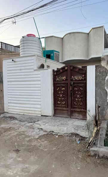 100م حي البساتين حي السلام  قرب صيدليه عطر البساتين  كراج وصاله ومطبخ وغرفه نوم  السعر 65 قسط مقدمه نصف السعر ***********
