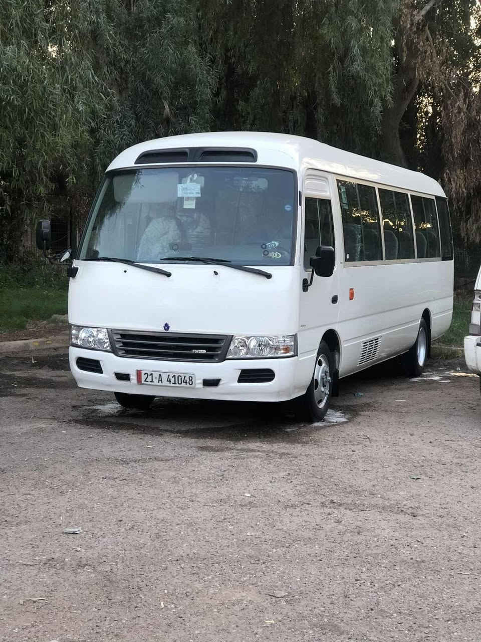 السلام عليكم شباب 
كوستر 16 باب الحاره السياره خير من الله 
بيها مكانات تبخير الكويت 
مكان السياره بغداد 
السعر 375 وبيها مجال  
الاستفسار 

 ***********
