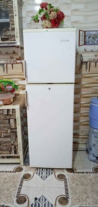 ثلاجة • حجم وسط • شغالة