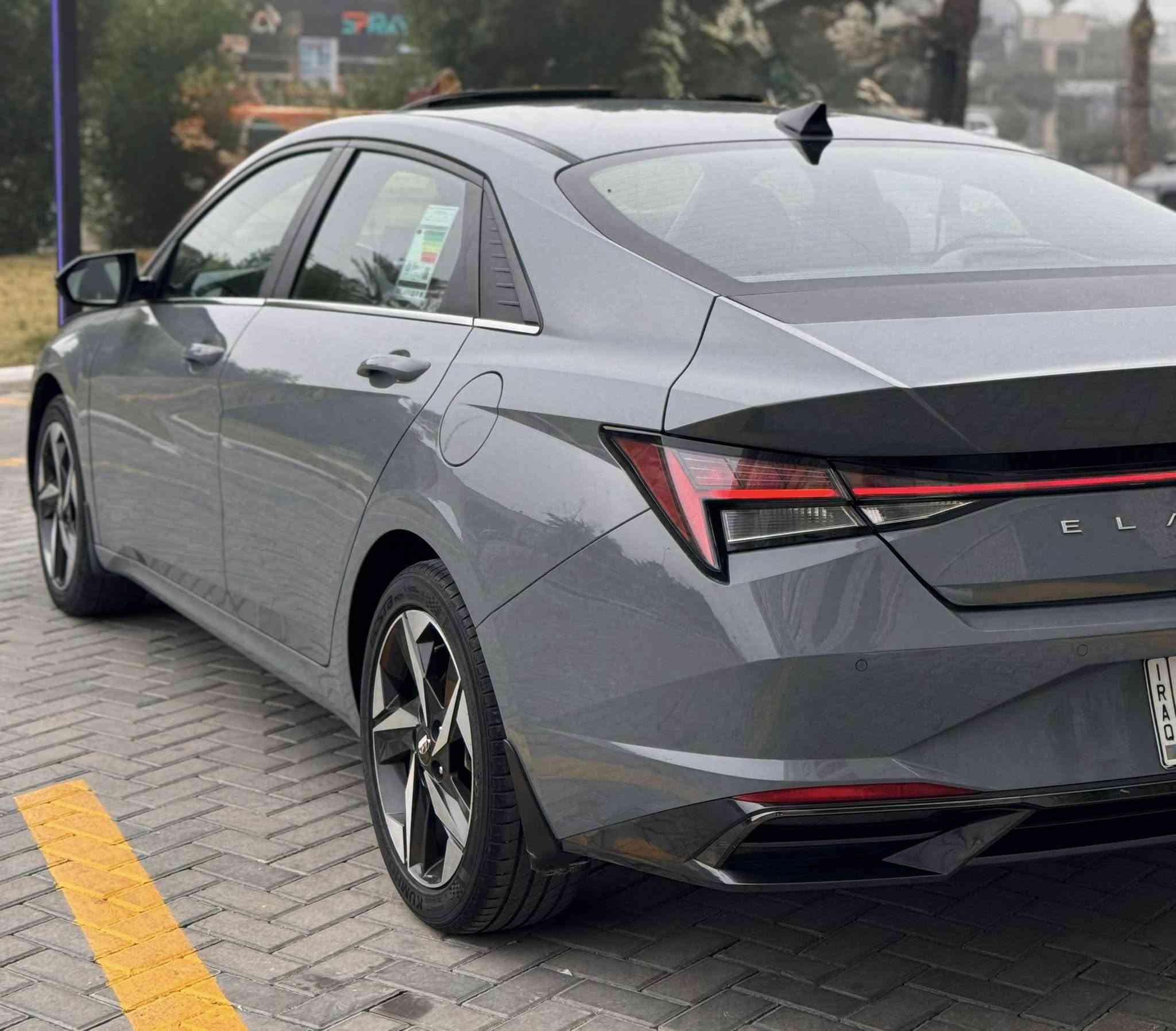 السلام عليكم
هيونداي النترا خليجي 2023 
استلام شركة هيونداي كوري اصلي ام الضمان 🇰🇷 
لون سمنتي مميز نادر يجي بالخليجي 
رقم بغداد بأسمي تحويل مباشر 
ماشيه 75 الف كيلو استلام زيرو على ايدي 
برغي ما مفتوح بيها كلشي وضع شركه كفاله عامه بدون لا ضربه ولا صبغ ولا بارد ( فقط رصعه مسحوبه PDR بالجاملغ ) 

مواصفات فول : ✅
( محرك 2000 دوش ، فتحه ، بصمه تشغيل وابواب ، شاشه ، كامرا ، قطعتين تبريد ، 3 وضعيات قياده ، حساسات امامي و خلفي ، لدات ، ويل 17 ، تشغيل عن بعد ، اشاره ترحيب ، مري كهرباء ، تحكم استيرن ) 
وباقي المواصفات المعروفه 

السعر :  178 وبيها مجال بسيط 
المكان : بغداد / الكرخ / حي الحسين 
الهاتف : *********** ( متوفر واتساب ) ❇️
