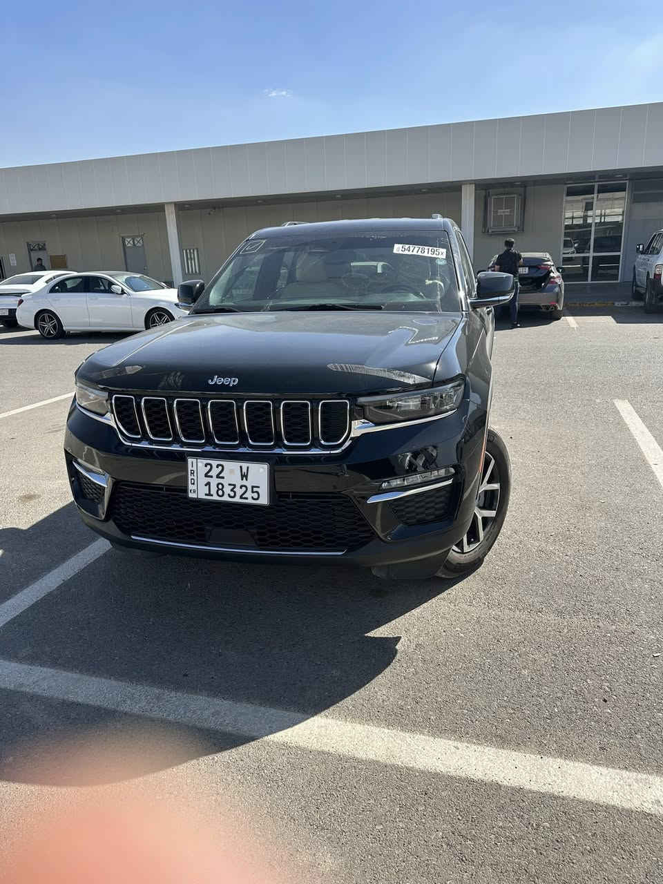 السلام عليكم جيب المتت فول بدون فتحه المواصفات تعرفوهه السياره ماشيه 11الف يعني جديده وحادثهه مو قوي بس باب السايق ومصلح ومغلفه ppf *********** هاذ رقمي
