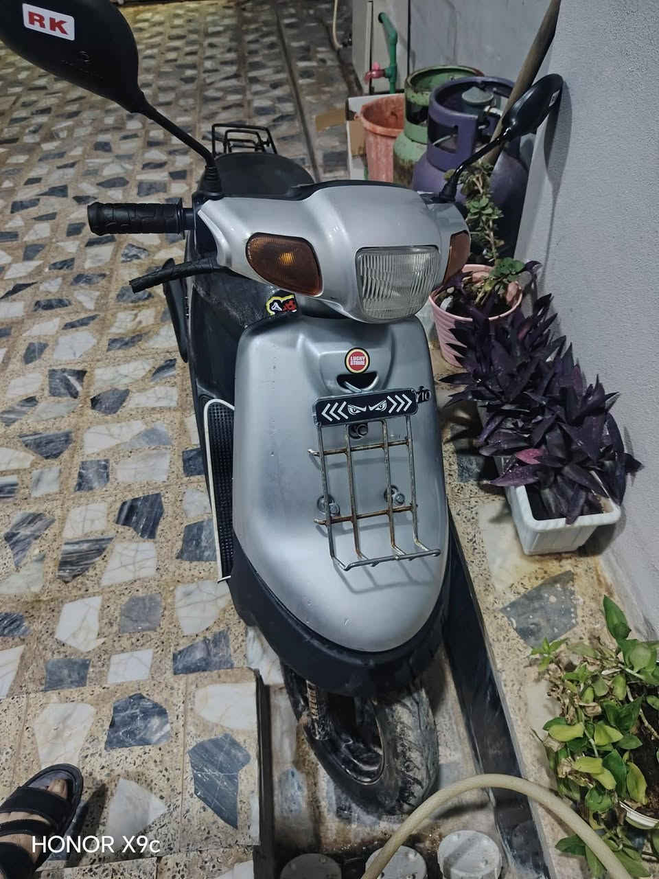 سلام عليكم للبيع ماطور بوتين جديد كهربيات كلها شغله محرك شاصي مالتي نظيف السعر 250 وبي مجال قليل ***********
