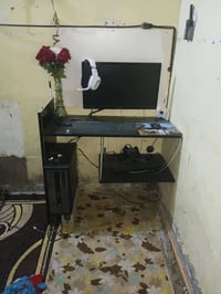 معالج i7 4790s • كرت RX460 • رام ١٢جيجا
