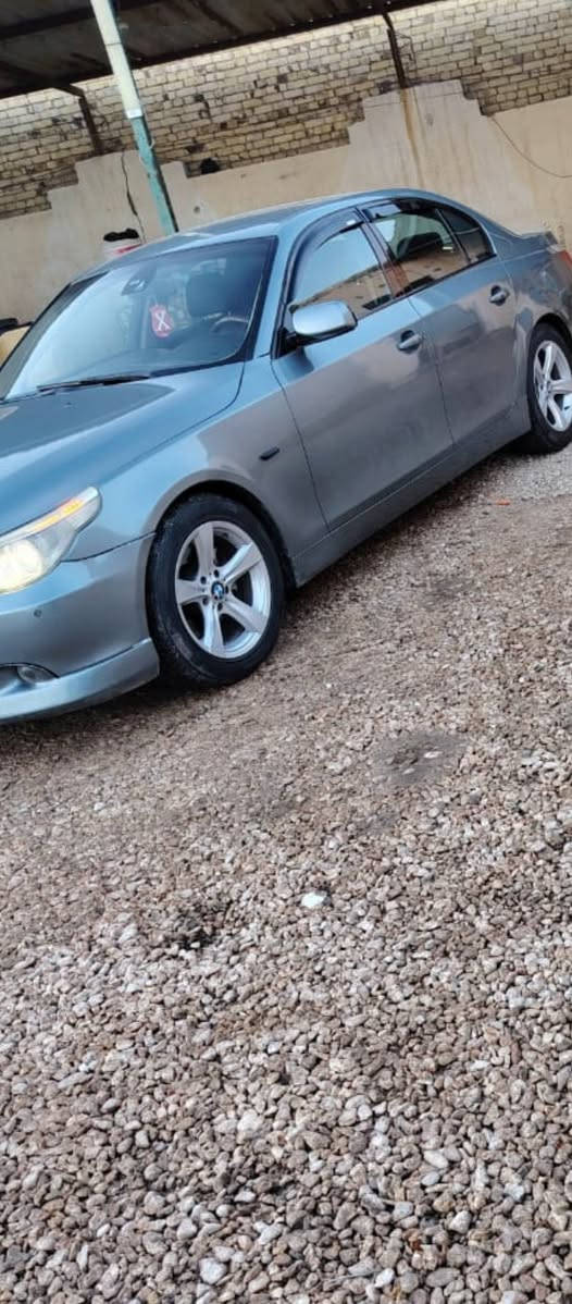 بي ام دبليو 2005  525 e60 رقم أربيل مالكها الديوانيه تحويل او وكاله للبيع او للمرا س بسياره حسب القناعه صبغ عام للجماليه مكفوله من الضربه ومن الدحجه ومن المعجون فقط تطبيع باب السايق حساسات خلفيه اماميه شاشه بلاديه كشنات جلد بلاديه تدفىه تبريدها ثلج  كير ومحرك جدد مكفولات من الفتح والتبخير والتنقيص لايت زنون بلادي ابو اللد تخم تاير حتى السبير حداديه وره وكدام جديد باتري جديد مكان السياره ديوانيه الشاميه اتصال فقط
*********** 

***********
