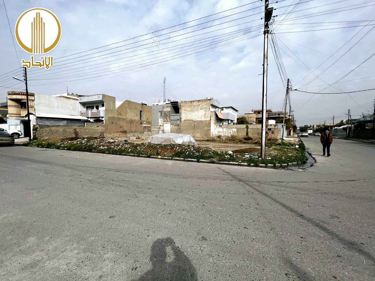 #مكتب_الاتحاد_للعقار   
 🏛⭐️ارض للبيع  أو المعارضة ⭐️حي القادسية الاولى⭐️🏛
⬅️️ مساحـة 663متر  

⬅️️الابعاد 21.5متر ❌️ 26.5متر

⬅️ الإتجاه شروق قبلة

⬅️تقع على شارعين بعرض 20متر

⬅️ممكن بيع حسب الطلب

⬅️سند طابو ملك صرف 

⬅️بسم شخص تحويل مباشر 

تفاصيل اكثر يرجى مراجعة المكتب
_____________________________ 
         مكتب الاتحـــاد للعقار 
الفرع الاول : شارع المصارف الرئيسي 
الفرع الثاني: الصديق بداية سايدين البحرين 
           *********** 
                      🏛
           ***********
         م.عبدالرحمن العبيدي
