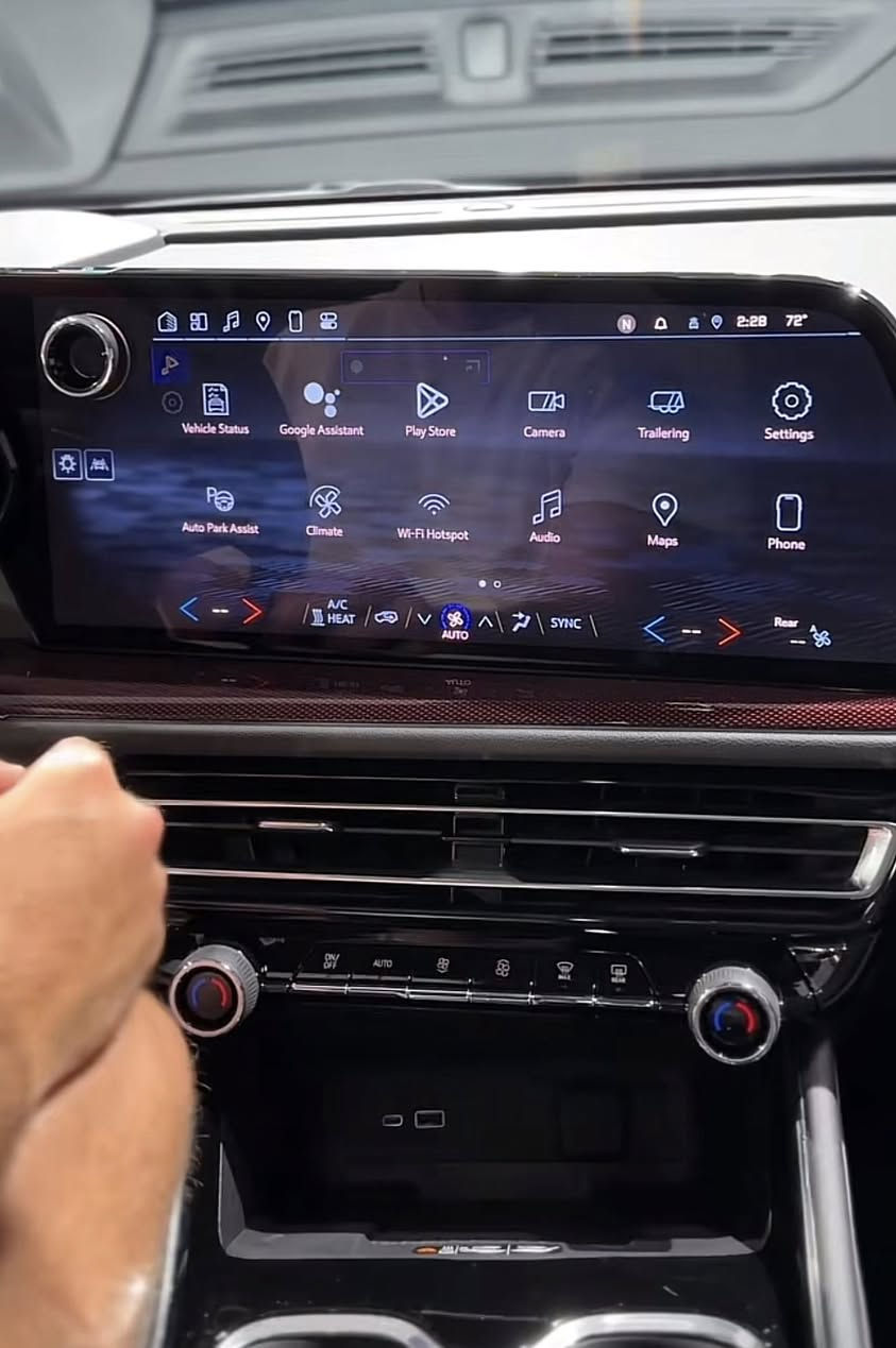 شوفرليت ترافرس 2024 ماشيه 17 ألف  بدون ايرباك فول مواصفات عده الفتحه
حادث جنه فقط وراجعه بارد بدون فتح أي برغي بيه 
محرك ..2.5 لتر،4 أسطوانات، توربو  7 راكب 

مواصفات معروفة 

نظام تثبيت السرعة التكيفي

أبل كار بلاي

كاميرا محيطية 

مراقبة النقطة العمياء

بلوتوث

مقاعد مُدفأة

الدخول بدون مفتاح

مقاعد مخمليه

باب خلفي كهربائي

مقاعد كهربائية

مكيف خلفي

بدء التشغيل عن بعد

جاهز للراديو عبر الأقمار الصناعية

حزمة السحب

ميزة نظام الصوت Bose Premium نظام ملاحه 

نقطة اتصال واي فاي وهواي مواصفات 

 سياره جاهزه من كل نواحي مكان ميسان 

سعره360 بيه مجال حق الجيه ***********
