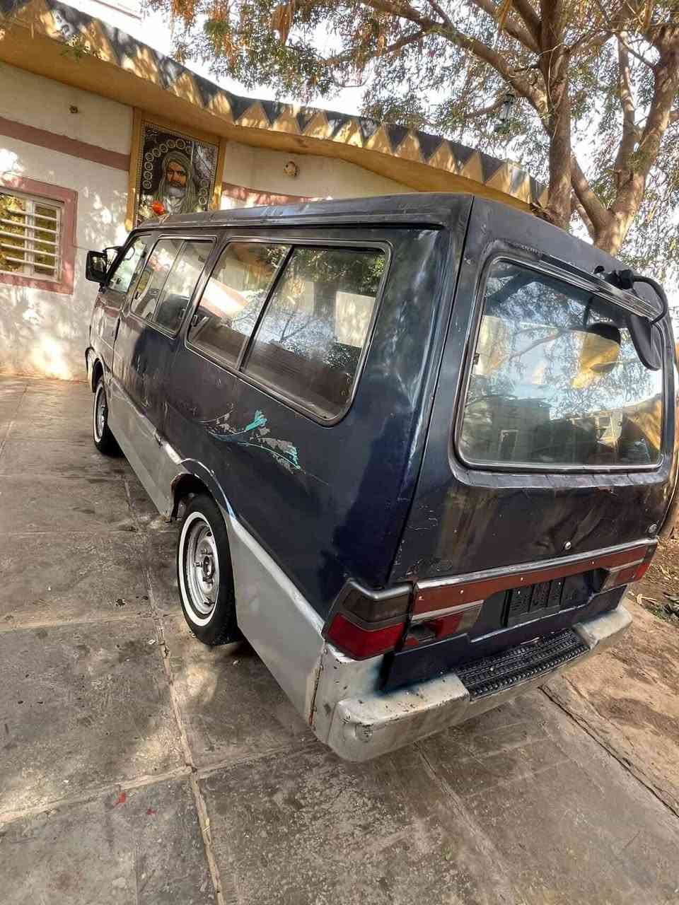 السلام عليكم كيه بسته موديل 95 رقم انكليزي سنويه لل 25 مكينه 3000 كسر واكسن نضاف سيارة بلاديه تخم تاير  مكان السيارة واسط ***********
