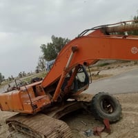 للبيع حفارة هيتاشي ستفسار أكثر حجي عدي 07734255993