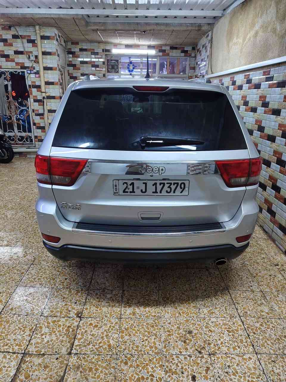 السلام عليكم جيب لاريدو 2011  كير مكينه خير من الله بيهه جاملغ وبنيد كهربائيات كلهه شغاله المكان بغداد السعر 140  رقم الهاتف ***********
