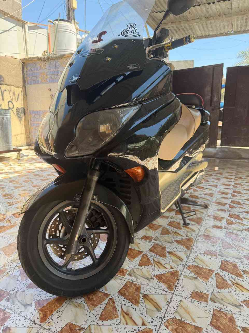 بسم الله الرحمن الرحيم 
السلام عليكم ورحمه الله وبركاته 
أقره المنشور كامل 
وشوف الصور عود ادخل وسولف
فقط واتساب او تصال 🌹
فورزه 0/10 فئه اسرائيلي  
عميه بلاد 
دراجه مال جنايه   
تخم تاير ياباني وكاله ✅
جامه طويله ✅
منظومه زنون المانيه  يسكر ✅
نضام سبورت 3 تحويلات و7 كير +S✅
كفاله كير ومحرك ✅
مواصفاته 
 ستان حساس 
  كلوب جنطه 
  زنون 
 بيه 4تحويلات و7 كير 
 سايد بريك 
كير عادي ونضام سبورت ✈️
تزويداته 😎
وياله ملكي كروم  مختم 👑
دبلات جدد  🖲️ نصبه فول 
 🌟
ستان جهاز زوج 
عليه إدامه كامله من كلشي ✈️
كفرات مضخمات دمام 🔊
اخوان الدراجه صار سنه من نازله 
الدراجه احله من صور بلواقع 
  تجي تفحص وتأخذ وبيك خير وتدلل
مكاني بغداد ابو غريب 
***********
بي واتساب او اتصال
