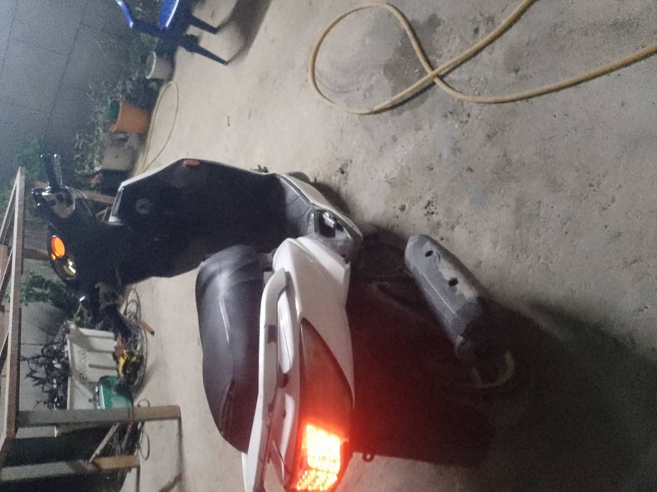 سلام عليكم للبيع 
سكنس فحل طلعات 

دراجه نكره بكل وقت خير من الله 

.......السعر 550 وبيها مجال


**إذا كنت صاحب هذا الإعلان وتريد حذفه لأي سبب، رجاءا أرسل رسالة إلى الدعم الفني**