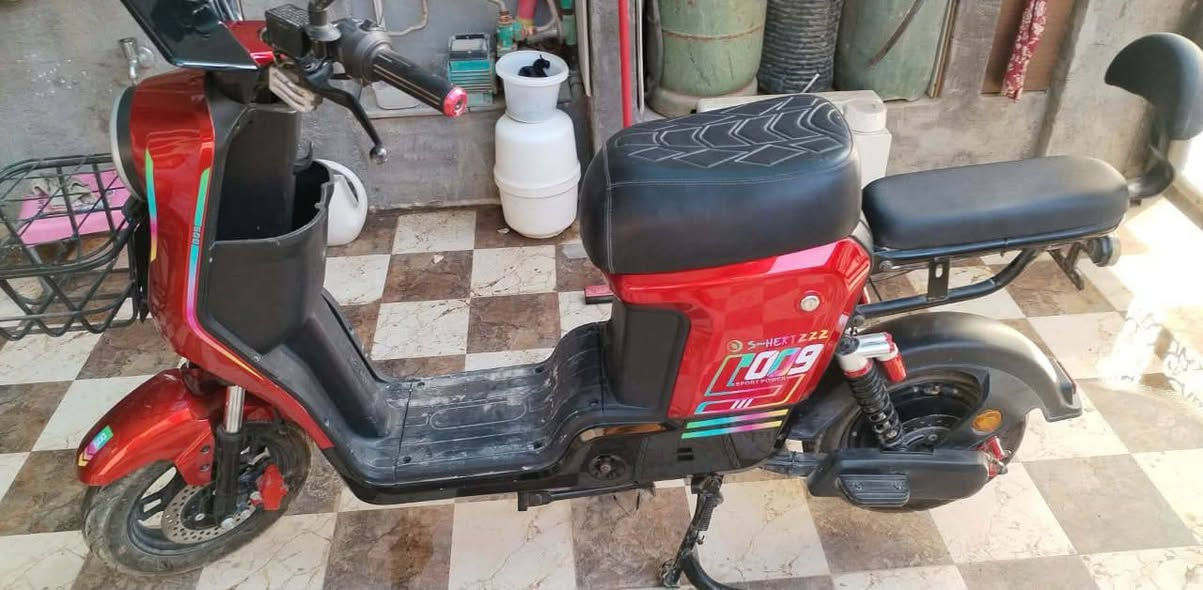 دراجة شحن 009  موديل 2025  بطاريات كبار ونلي سعرها ٣٧٥
مكاني بعقوبة مدخل مفرك ***********
