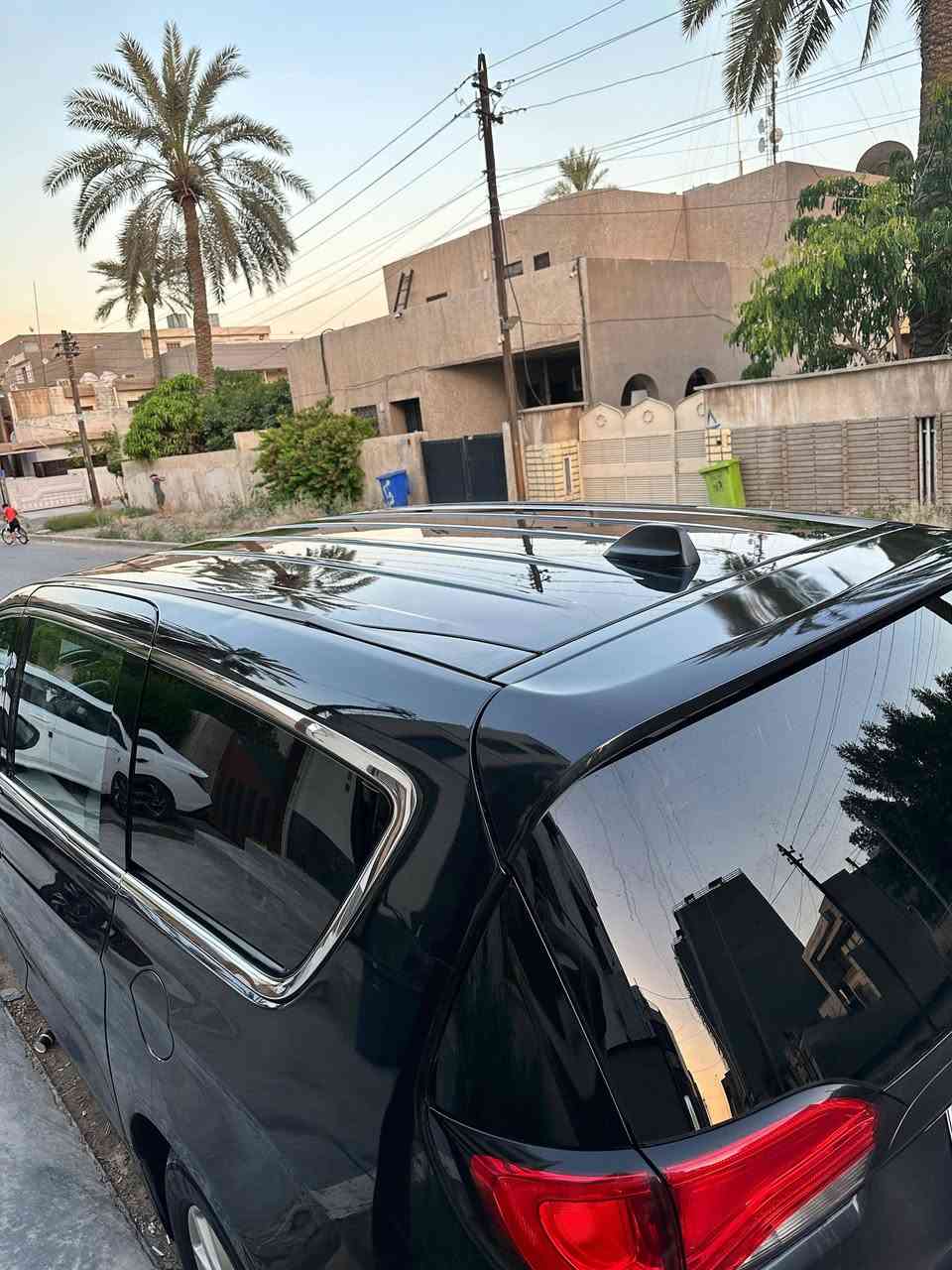 السلام عليكم كرايسلر باسيفيكا للبيع موديل 2022 حادثها جاملغ اوبنيد من وصلت للعراق طلع بيها كلير من امريكا مواصفات كشنات بلع بيبان كهرباء صندوق كهرباء جام 4 اوتو شاشه كار بلي كشنات كهرباء سايد بريك كهرباء مابيها نقص  رقم بغداد بسمي مكانها بغداد حي الجامعه السعر 185$ رقم الهاتف ***********
