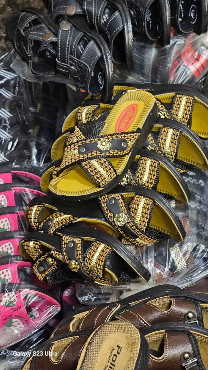 ✨شروه احذيه نوع اول شحاطه 6000قطعة
✨3000 زوج نسائي 36الل40 
✨1300 زوج رجالي 40الل45 
✨1700 زوج ولادي بناتي 30الل35
✨السعرررررر 80 سنت📦🔥
🌟للحجز والاستفسار على الوتس👇
905377654036+


**إذا كنت صاحب هذا الإعلان وتريد حذفه لأي سبب، رجاءا أرسل رسالة إلى الدعم الفني**