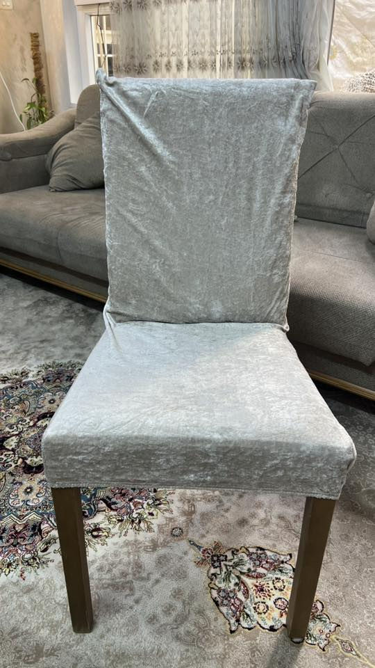 ميز طعام للبيع مع ٦ كراسي طول متر ونص وعرض ٩٠ نظيف فقط وحده من الرجلين شويه متأكل الخشب مالتها والكراسي جلد نظافتهم فوق الوسط  العنوان موصل حي الحدباء *********** سعر 150 الف قفل
