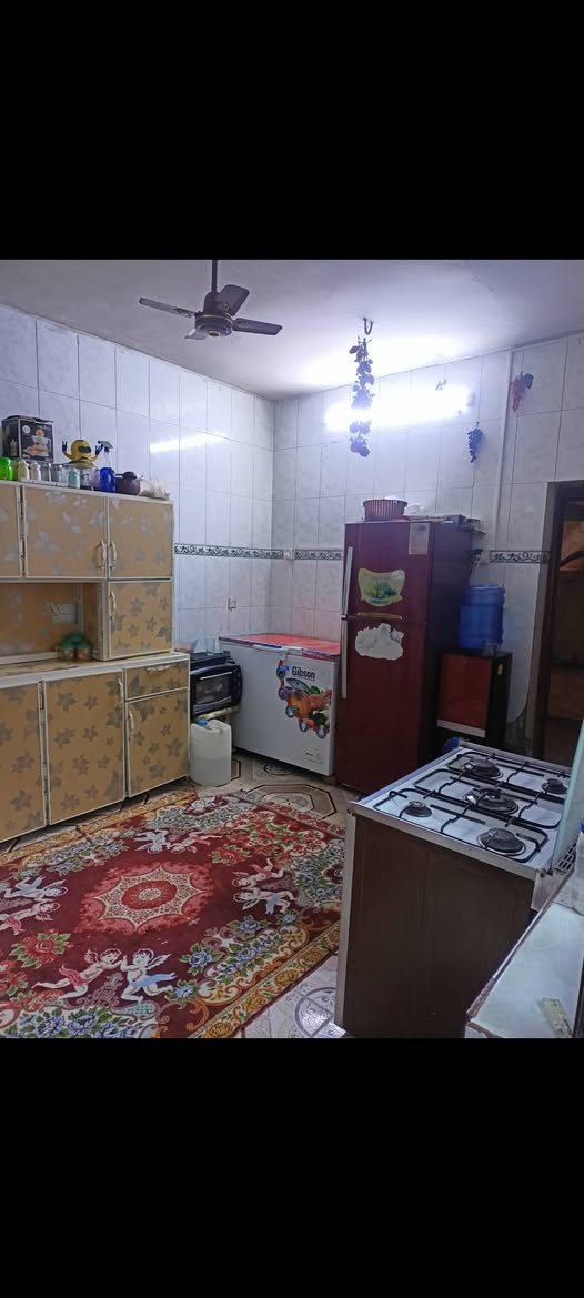 سلام عليكم. بيت حي 17. قرب المدرسه  الهند المفلشه للبيع فقط 
طابو صرف مساحته 200 متر  واجه 11 طابق واحد 
غرفتين نوم 5x5  وهول ومطبخ وستقبل كبير 
وصاله البيت جاهز وحديقه. والكراج  
السعر 183 وبي مجال 
اتصل على الرقم ‭٠٧٧٣ ٦٣١ ٧٧٥٢
