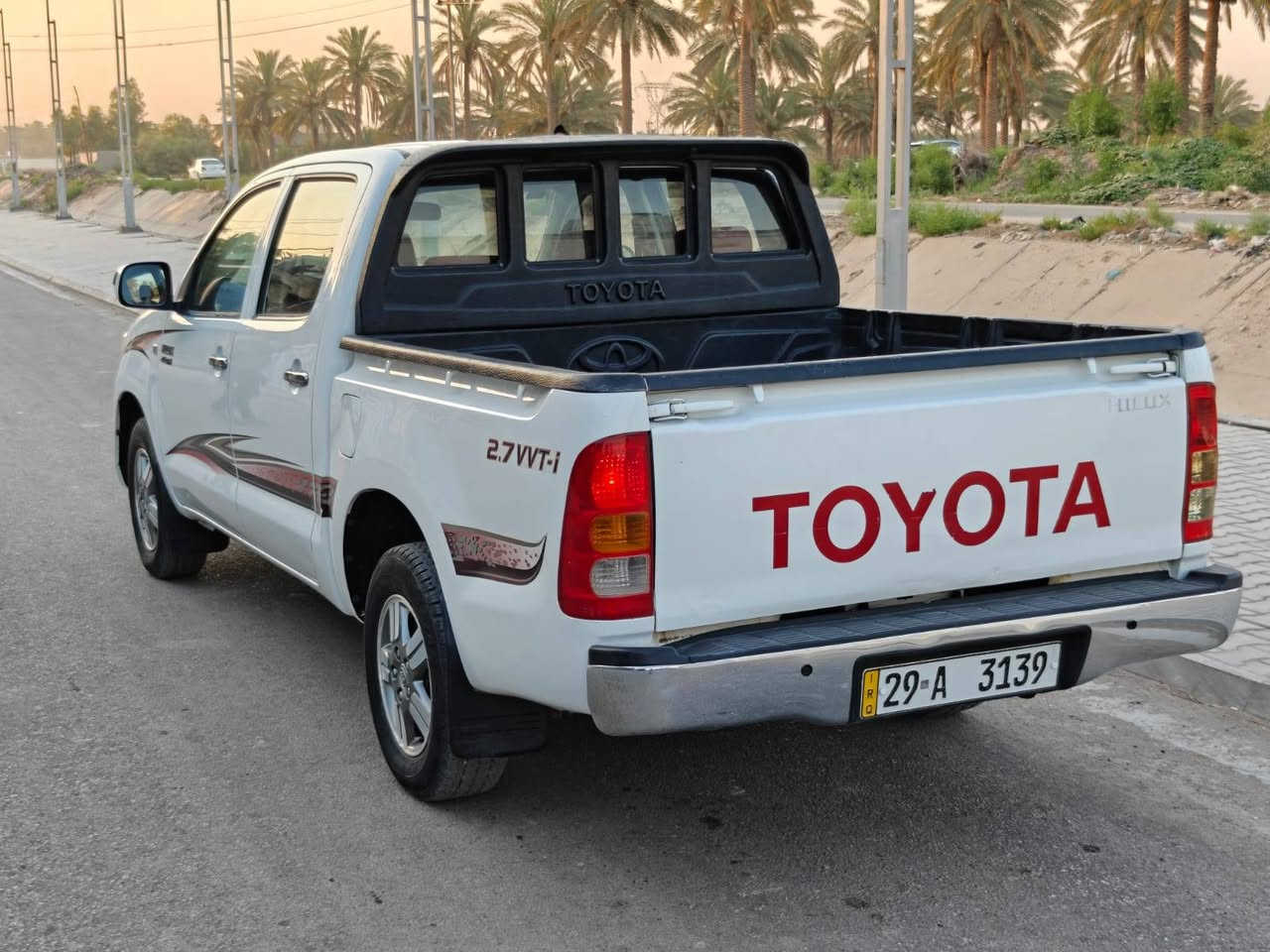 تيـوتا هايـلوكـس 2009 خليجي سعودي كفاله عامه  محرك2700 گير عادي كير مكينه حداديه تخم تاير تبريد كله بشرط  رقم وسنويه جدد السياره جديده وماناقصها شي 
السعر 153
الهاتف ***********
