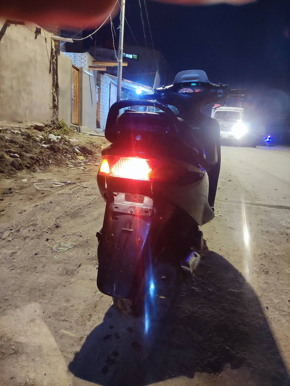 سلام عليكم اخوان دراجة للبيع فراشة فحل الدراجة خير من رب العالمين صارلها اسبوع من طلعت من الحاوية رمبه الدراجة وين ما تريد افحصها محرك 140 سعرها ٥٦٠الف اذا مو شراي لا تتصل ***********
