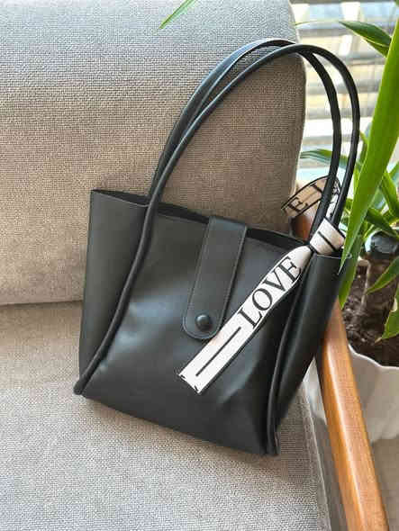 جنطة الترند😍🇹🇷
 
سعر - 15000 دينار 

الابعاد - ( 25 * 30 ) سم

WhatsApp -

***********

يوجد توصيل مجاني داخل كربلاء
