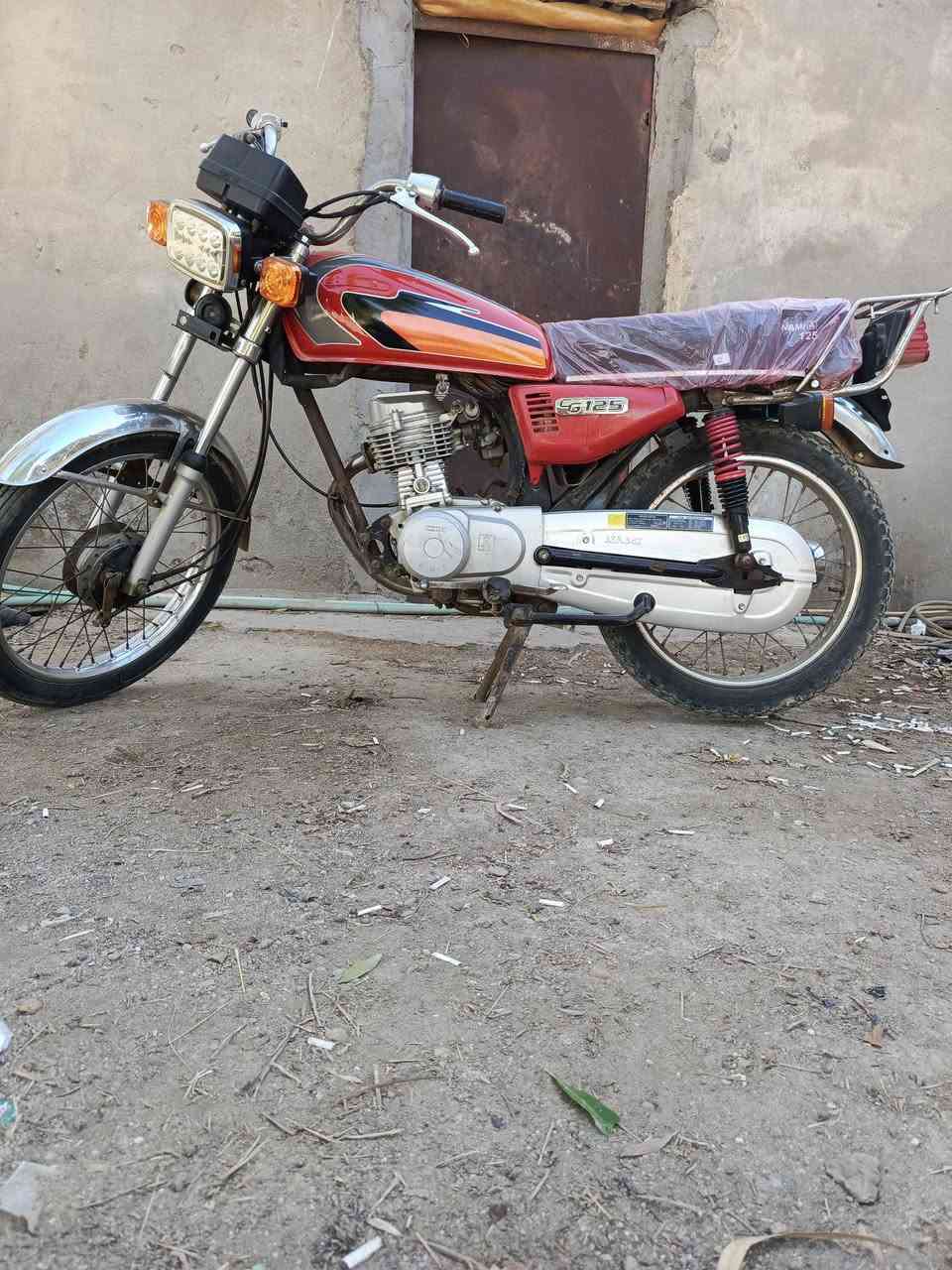 سلام عليكم دراجه اوراق كلشي بيه شغال مكينه ناعمه كلش***********
