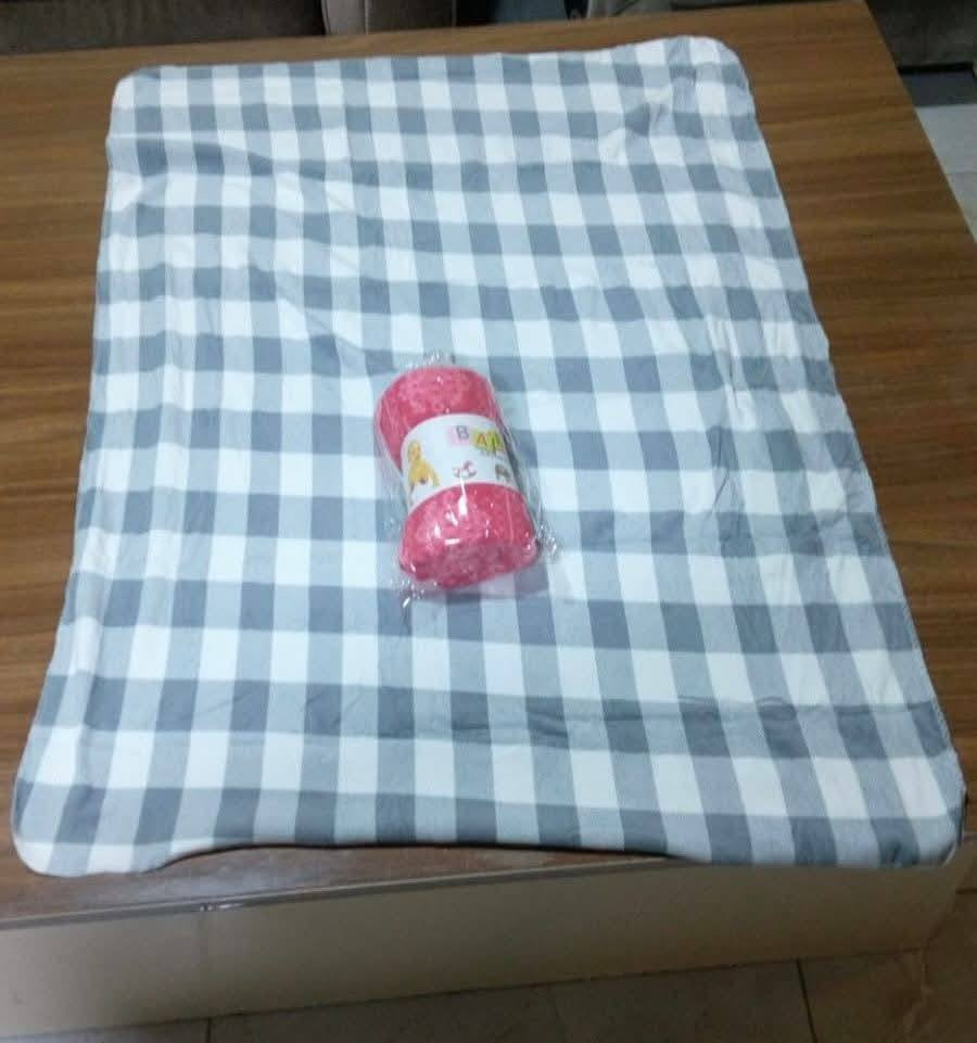 #جملةفقط
منشفة اطفال كواليتي والوان لا تتصور عالي وناعم
تغليف راقي جدآ مرتب 
كل كارتون الوان مشكل 
العدد المتبقي 1000قطعة
سعر القطعة 1000دينار فقط بتراب الفلوس
البيع شلع كلهم تسوي حكهن مليون دينار واصل البغداد
للتواصل والاستفسار يرجى مراسلة واتساب
***********ازهر الداؤودي
