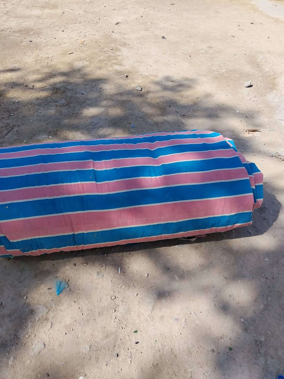 السلام عليكم جادر قماش فقط بدون حديد عدد ٢ قياس طول١٠متر والعرض٩متر للبيع السعر القطعة الواحدة ٢٢٥الف دينار  العنوان حلة نادر الثالثة قرب مركز صحي نادر  موبايل ***********
