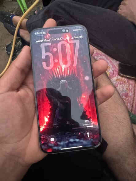 جهاز 15 برو ماكس نضيف بطارية 89 مساحته256 كرتونته ويا لستفسار علرقم. ***********
