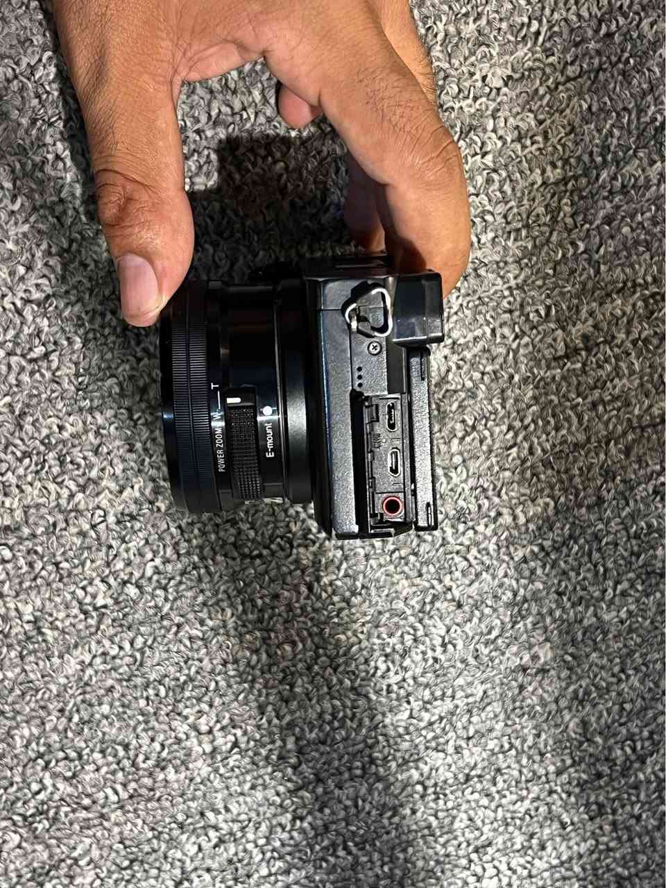 سلام عليكم شباب سوني 6300 للبيع 
ادائها مقارب لل a7iii و نفس اداء 6400 
الكامره نضيفة و شغلها يخبل نضيفة كلش و ع ايدي 

وياها عدسه الكت مالتها 16-50 شويه متعوبه العدسه نضافتها 70 بلميه 
موجوده شاحنه ثنائي مع بطاريه عدد 2

الكامره و العدسه شغالات و تجي تفحص  تاخذها من البيت 

السعر 700 الف وبيها مجال  للشراي 
مكاني كربلاء
رقمي ***********
*********** كربلاء, العراق
