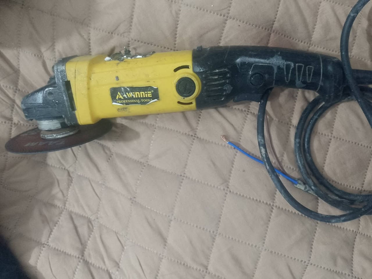 السلام عليكم من رخصت الادمن كلمن وسعره


**إذا كنت صاحب هذا الإعلان وتريد حذفه لأي سبب، رجاءا أرسل رسالة إلى الدعم الفني**