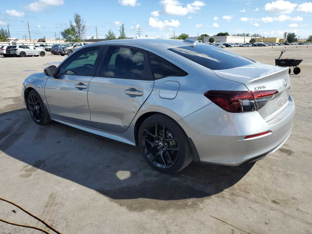 السلام عليكم
للبيع هوندا سيفيك 2025 

موعد الوصول 2/25 

تستلم واصل للحره ب 135 ورقه 

للاستفسار ***********
