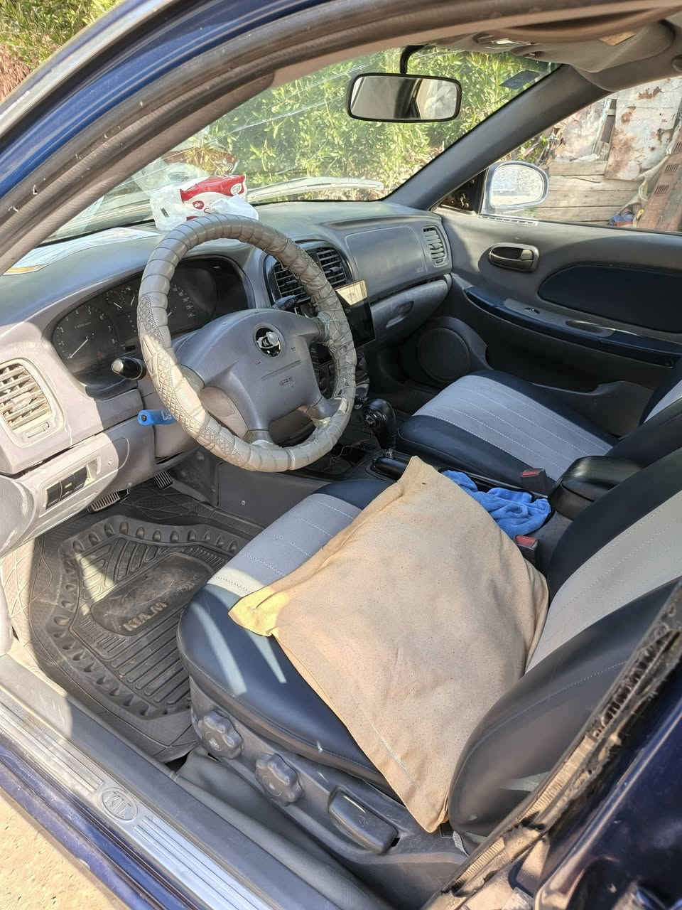 السلام عليكم سيارة للبيع مديل ٢٠٠٢مصبوغه عام تخم تغير جديد سنويه٢٩السعر ٥٥وبيها مجال اتصل ***********
