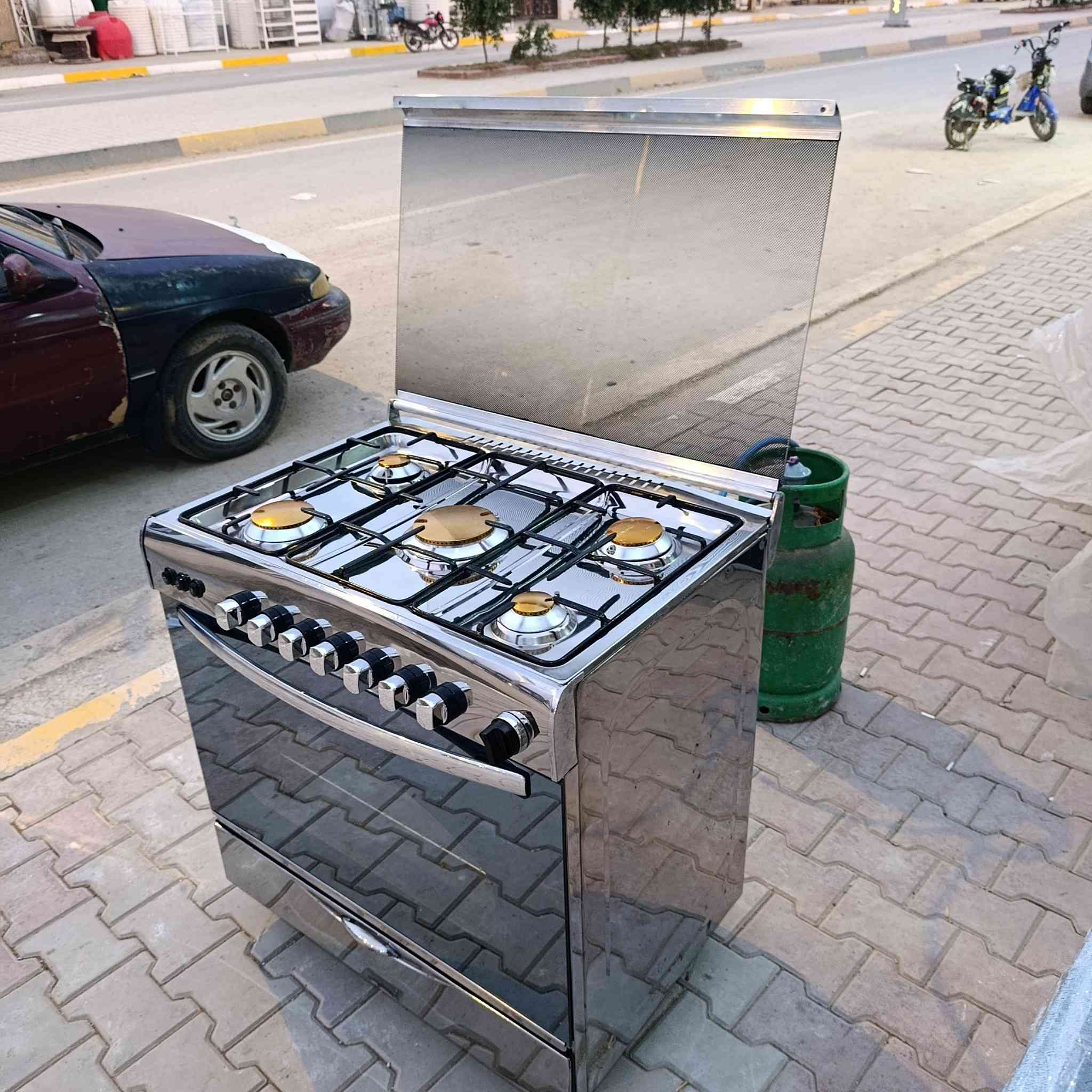 #طباخ #يونيفرسال قياس 80× 60
أخو الجديد باقي تفاصيل دخل فيديو 
وبيع وشراء العنوان كنعان يوجد توصيل ***********
