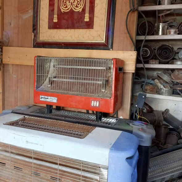 يوجدصوبات كهربائيه 
وصوبات نفطيه 
نظيفات وكامله 
يوجد تصليح صوبات كهربائيه وتصليح وتنظيف صوبات نفطيه 
عنوان سبع البورالثمنتالاف شارع الطيار الرقم ***********
