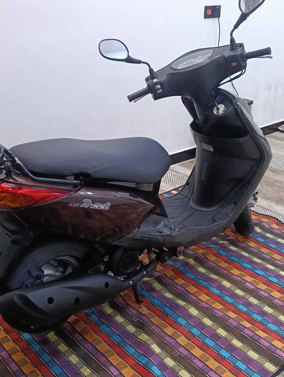 سلام عليكم اكزز ياباني نوزل دراجة جديده مكينه بشرط برغي ممفتوح بيهه كفرات اصليه  15الف دراجه كلهه بلاديه سعر مليون 150 مكاني بغداد شراي يتصل ***********
