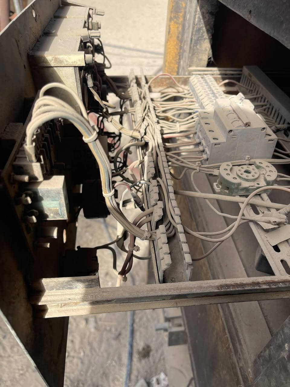 السلام عليكم مولده 100كيفي 6سلندر شغاله وجاهزه مكانه بابل ***********
