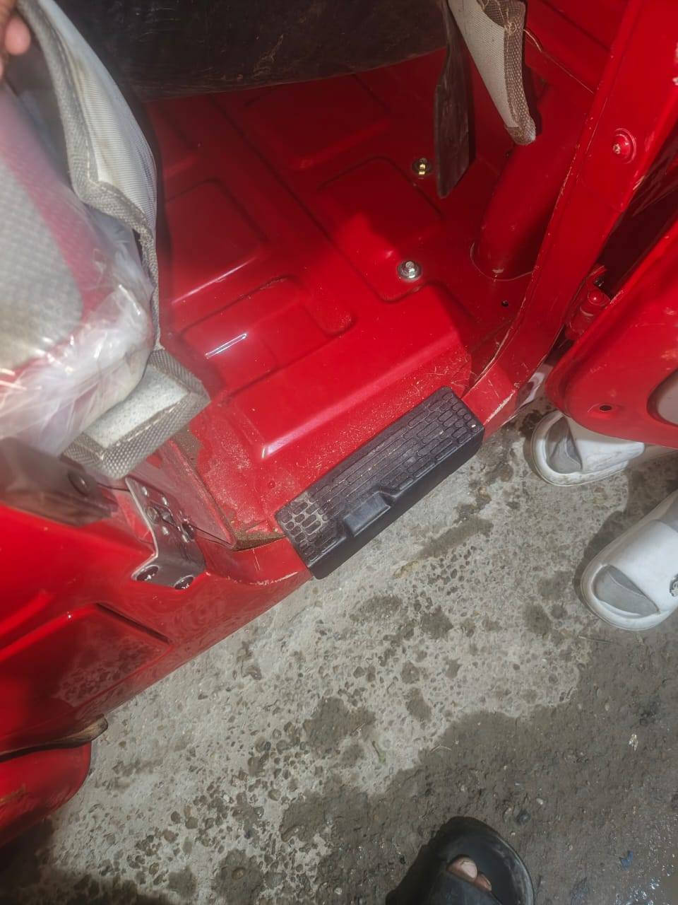 سلام عليكم تكتك موديل 2023 مضلع محرك كفاله اكسن كفاله كير كفاله لغود و صفاح كفاله بيها ضربه بسيطه موضحه بلفيديو تكتك ماشي بمعامله الترقيم ومستلم الوصلات باقي بس على الوحات وسنويه 
العنوان بغداد بياع حي التراث
 رقم الهاتف ***********
