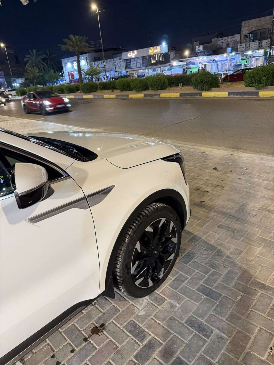 سلام عليكم
سورنتو 2024

6سلندر

داتا شو

ويل 20

اوتو هولد

مانع انزلاق

سايد بريك كهربائي 

كامره واحده 

حساسات اماميه وخلفيه 

كيج دجتيل 

اوامر صوتيه
نظام ABS

مثبت سرعه

شاحن لاسلكي 

كير ماوس 

وضعيات قيادة 

نظام نزول منحدرات 

انارة محيطيه

دفع خلفي 

رقم بغداد

سعر 290وبيها مجال 

مكان السيارة بغداد  الكرخ 

رقم:***********
