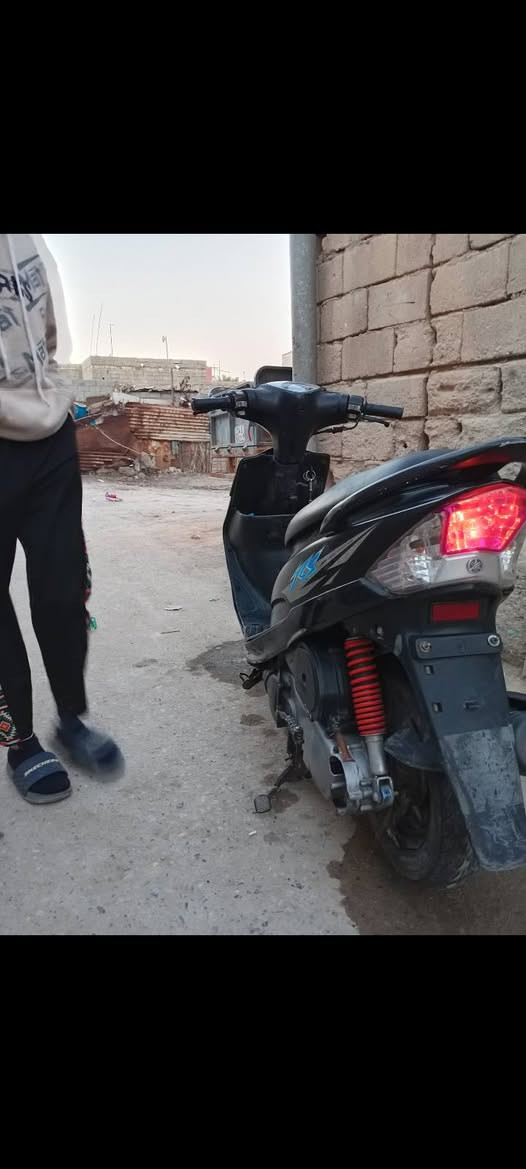 السلام عليكم ماكس عدله للبيع كفاله عامه كفرات تجاري وموجوده البلاديه محرك ما مفتوحه كلهه ختم واحد بس جوزه تجاري ولكفرات دراجه نضيفه احله من صور دراجه كله بلاديه بوشه 49 صوته ناعم بلادي كلشي شغال بيهه ما بيهه نقص برقي الشراي يجي خاص السعر كلش مناسب مال واحد مستعجل كلش ملاحظه بس الاكسل عندي تعبان وشقلته سهله المكان - البصره - كرمه على رقم الهاتف / ***********
