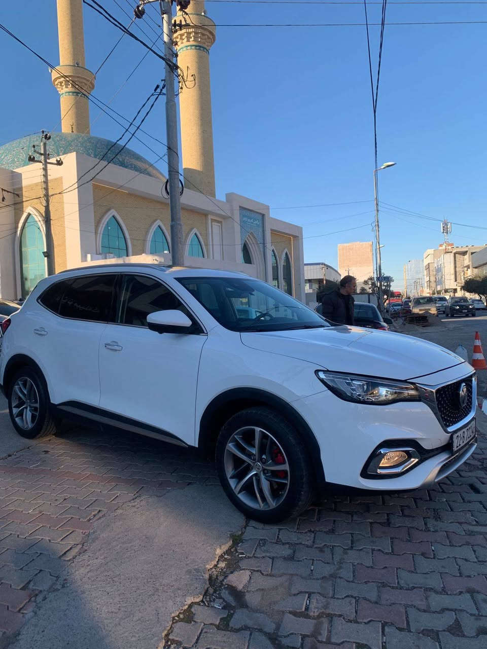 کــــــــوردی : 

تەنها فرۆشتن ، گۆڕینەوە ناکـــا 
ئێم جی   MG . HS 
مـــــۆدیل / 2021 
مواسفات ، ( Trophy )  فوول 
پانۆڕاما ، دەبل ئەکسل ، کوشن سبورت
زەمانی شەریکەی مــــــاوە 
کلین ، بێ سبوغ 
بستەک قەلەم کاری لە چاملغ 
بێ ژوورێ ، بێ ئێڕباگ 
مەکینە V4.2.0 تـــــۆڕبۆ 
ڕۆیشتن / 60,000 km
ڕەقەم هەولێر سەنەوی نوێ
٦۰۰ $ غەڕامەی لەسەرە پاش 
معاملە وەردەگریەوە  

نـــــرخ  ۱٤٥ $ 
بۆ پەیوەندی ( *********** ) 

عربي : 
فقط بیع ، ماعندنا مراوسة 

ام جي MG . HS 
مودیل / 2021 
ظمان شركــــــــة 
مواصفات :  ( Trophy ) فوول 
بانـــــوراما ، دبل ٱکسل ، کشن سبورت
کلین ، بدون صبغ 
شبر كارت بالجاملغ امامی 
بدون دواخل ، بدون ٲیرباك
محرك V4.2.0 تیربو
 ماشي 60,000 km 
رقم اربیل سنویة جدید 
٦۰۰ $ غرامة مروریة علیها 
بعد المعاملة نرجع لك 

سعر    ( ۱٤٥ $ ) 
للاتصال  *********** أربيل, العراق
