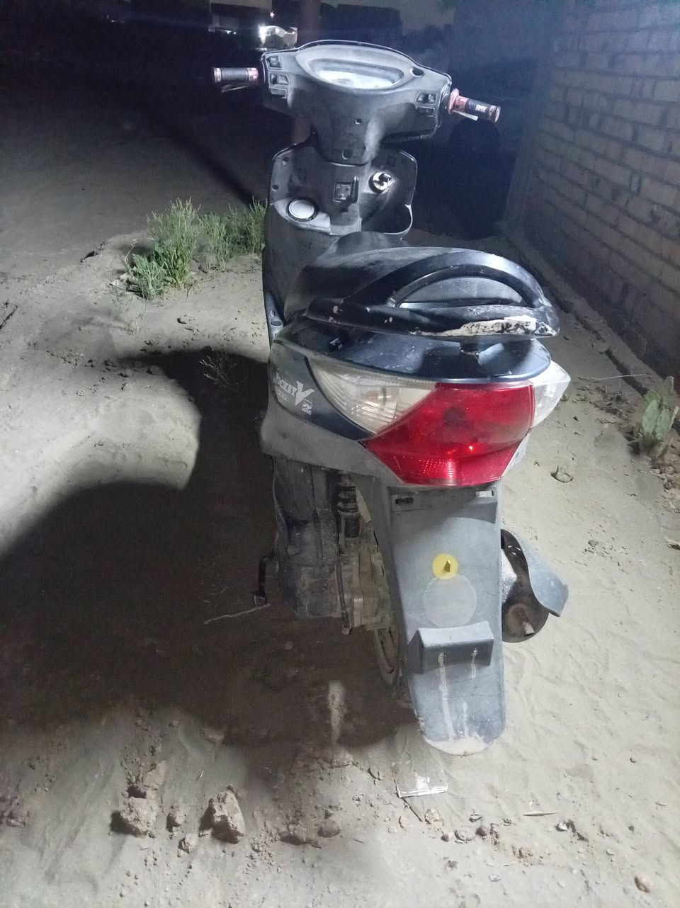 سلام عليكم لدرجه لبيع كامكو 2 درجه خير من الله  درجه ما صرلي هواي من جيبها من رمبه درجه نكره سلف اب اي وقت ما مفتوحه لدرجه كاله شغاله لكهرباء وختم وحد بنزين كاله محسن ودهن امزويل دبلاات شغله لدرجه بل حقيقيه احله مكاني بابل مركز مدينه لسعر 600 وبيه مجال الاستفسار على رقم ***********
