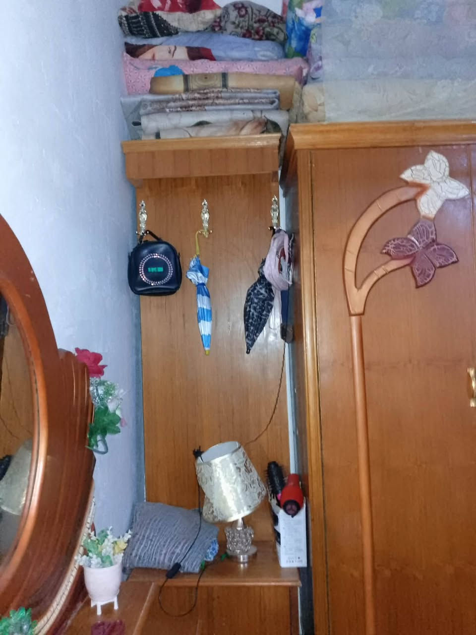 للبيع
مكيف جديد مستخدم سنه ماداخل تصليح 300 وبيه مجال

غرفة نوم نضيفه 450وبيه مجال

كاونتر تزكام بيه بس كسر فايبره الباب 350 وبيه مجال 

ثلاجة حجم وسط شرط التجميد ماداخله تصليح 225 وبيه مجال 

ديوان 5دوشك 11مسند 5تكيه٥٠ وبيه مجال 

***********
