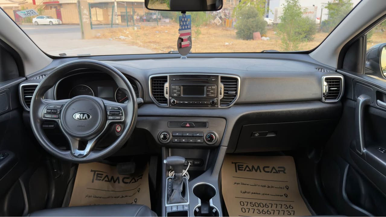 Kia sportage 2018 
بيها جاملغ وباببين صبغ ومعجون جه السايق 
ايرباكات كلها سستيم مطاكات 
وبيها رصعه الباب الخلفي اليمين 
السياره ماشيه 119,000km وقابله للزياده 
السياره موجوده باربيل أربيل, العراق


**إذا كنت صاحب هذا الإعلان وتريد حذفه لأي سبب، رجاءا أرسل رسالة إلى الدعم الفني**