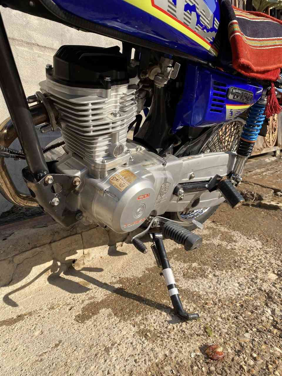 السلام عليكم
للبيع تايكر 21 دراجة كلش نضيفة وكاعدة  وما عوزه اي شي جاهزة  دبلات تاير خلفي جدد كلشي شغال بيهة كهربائيات وكلشي سعرها 475 وبيه مجال.مكاني العزيزية 
الشراي وباقي التفاصيل اتصل. ‭   0771 375 9805‬خاص ما اجاوب.
