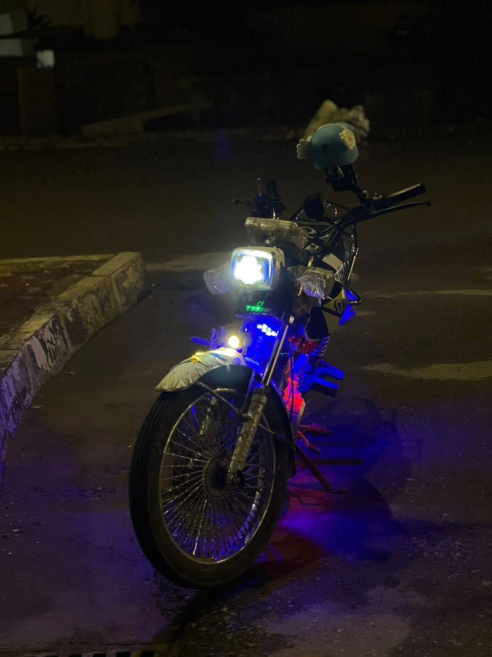 للبيع  موديل السعر 550
الرقم  ***********
